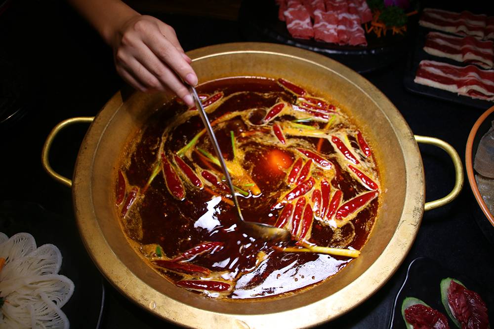 火鍋?zhàn)钚虏似?，味蕾冒險(xiǎn)之旅與自我成長(zhǎng)的啟示探索
