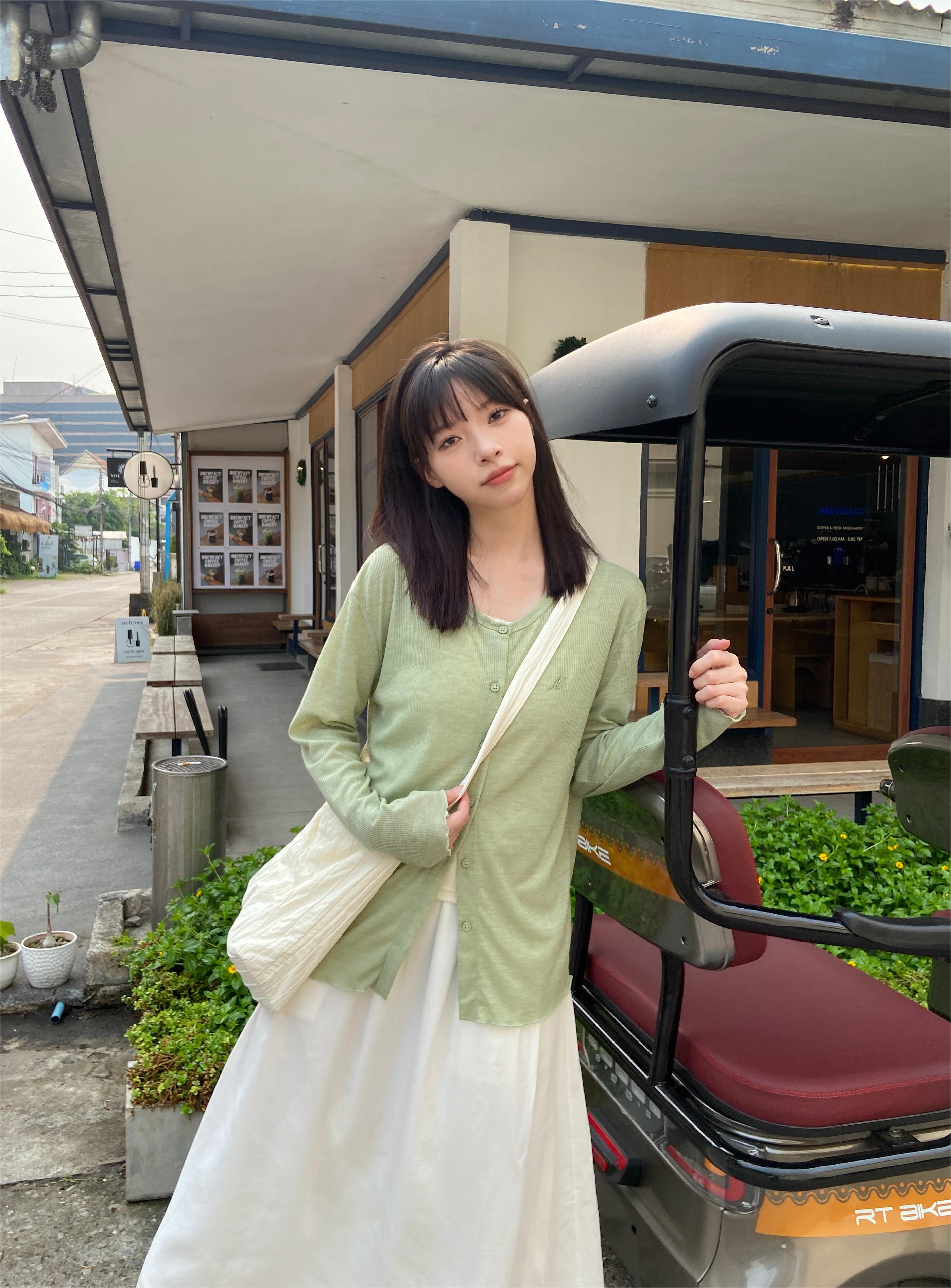 探索小巷中的隱藏美食寶藏，最新素人美食之旅 2024