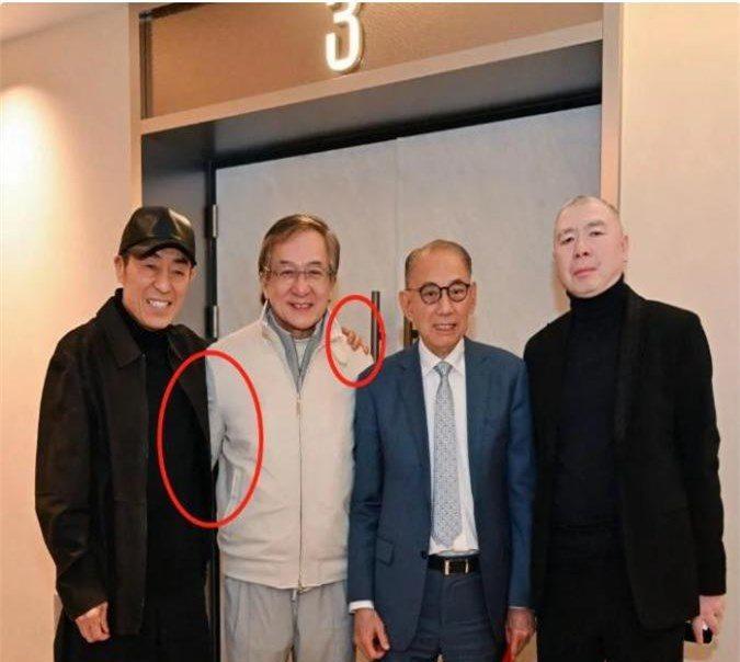 成龍最新動態(tài)揭秘，小巷深處的驚喜探索之旅（2025年）