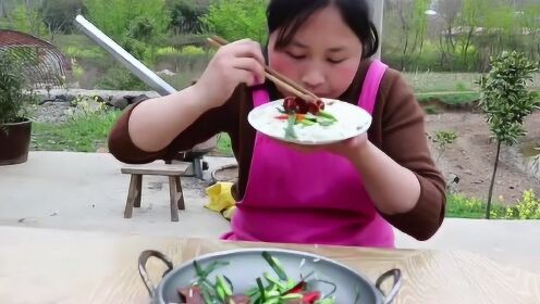 胖妹的自然美食之旅，探索自然美景下的最新烹飪體驗