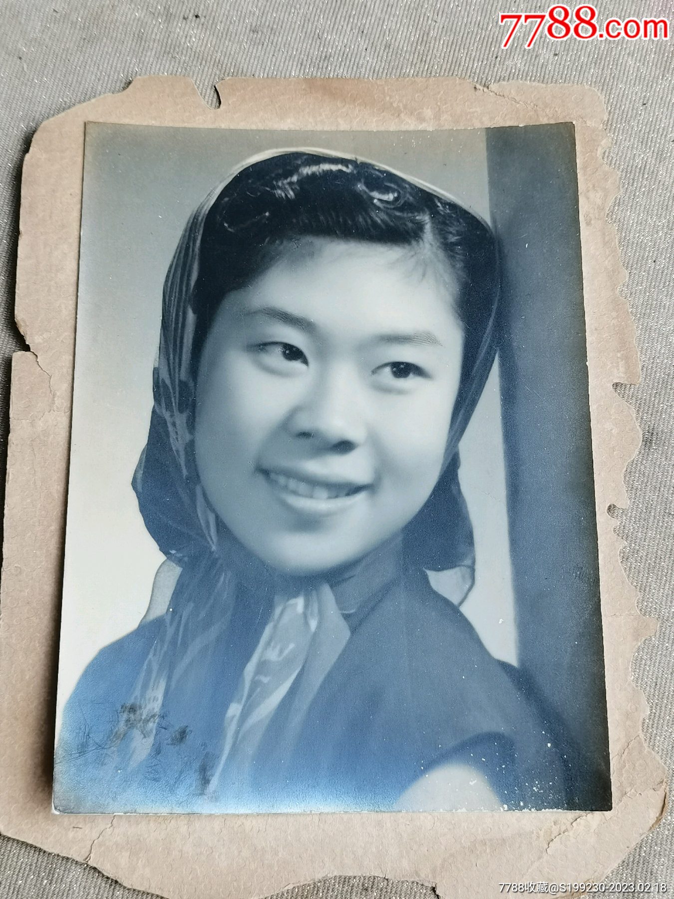 美女老照片的魅力，歷久彌新，時(shí)光見(jiàn)證美麗風(fēng)采