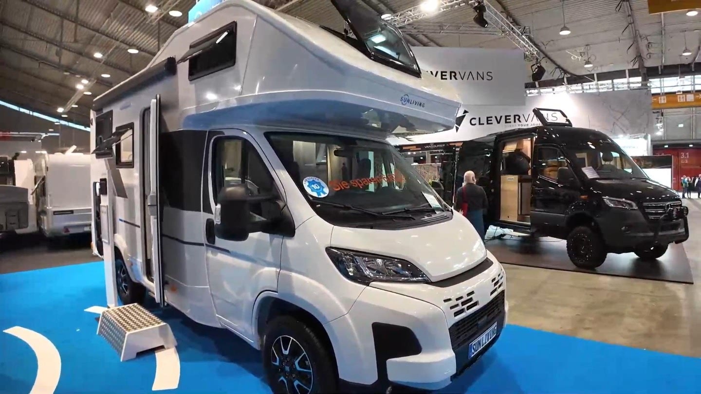 探索小巷中的驚喜，揭秘最新款房車發(fā)布，帶你領(lǐng)略未來生活新體驗(yàn)