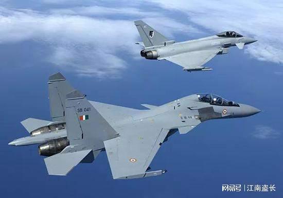 科技與力量之典范，最新型重型戰(zhàn)機重磅登場